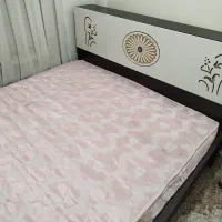 تخت خواب دو نفره به همراه تشک