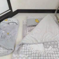 ست ۴ تیکه لحاف تشک و قنداق فرنگی نوزادی در حد نو
