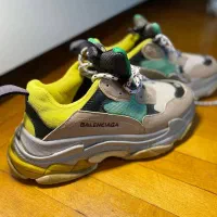 کتونی بالنسیاگا triple s