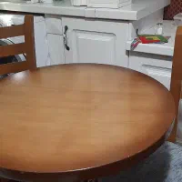 میز نهار خوری ۲ نفره بهمراه صندلیها
