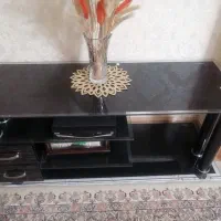 میز سالم شیشه ای دوکشو داره