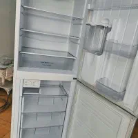 یخچال و فریزر در حد نو