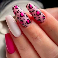 تخفیف ویژه تمامی خدمات کاشت ناخن