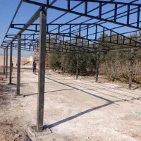 یک کارگر جوشکار ثابت