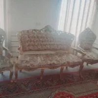 یک دست مبل کلاسیک.۷نفره با میز جلو مبلی