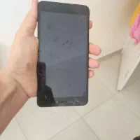 گوشی شکسته با جعبه
