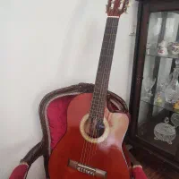 گیتار Yamaha اصل