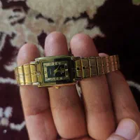 ساعت بفروش میرسد