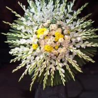 تاج گل ماشین عروس ودسته گل عروس وسبد گل