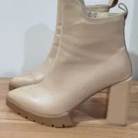بوت کرمی