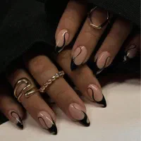 خدمات ناخن حرفه ای با ۱۵ سال سابقه