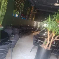 باریستا و صندوق دار
