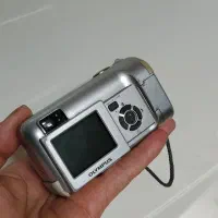 دوربین دیجیتالی OLYMPUS قدیمی