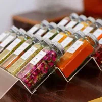 جا ادویه مک کاراتی ۲۴عددی به همراه۴عدد استند پلکسی