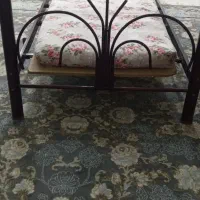 تخت فلزی