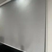 پرده زبرا رنگ طوسی ساده در حد نو سالم