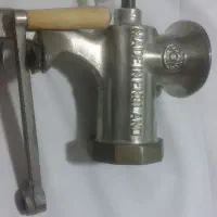 چرخ گوشت دستی قدیمی