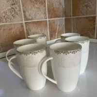 قوری و لیوان چینی