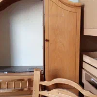 تخت و کمد و میز تحریر