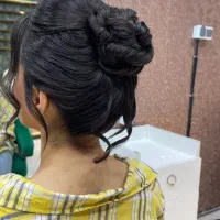شنیون و میکاپ ۱۵۰۰ با ماندگاری ۲۴ ساعته
