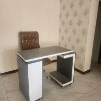 میز و صندلی در حد نو سالم