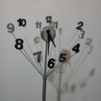 ساعت ایستاده تزئینی