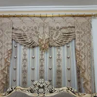 ۳ عدد پرده  همراه با میل پرده کاملاتمیز و زیبا