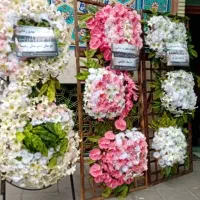 ارسال تاج گل خیریه فوری وبسیار شیک وتمیز و به صرفه