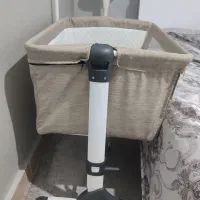 تخت کنار مادر