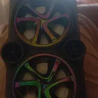 دوتا اسپیکر اندازه هم هستش