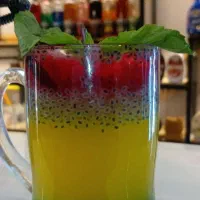 نیازمند دو همکار خانم جوان جهت کار در کافه