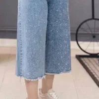 شلوار جین برمودا نگین‌دار