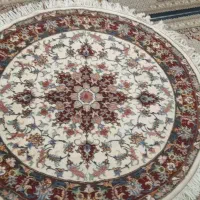 فرش دستبافت گرد کار شده با ابریشم