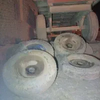 چهارتا تایر با رنگ مال تریلی تراکتور