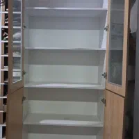 کتابخانه و ویترین