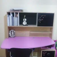 تخت و تشک و میز تحریر