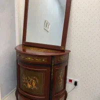 آیینه و کنسول