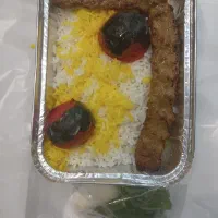 طبخ وتوزیع غذای پرسنلی وکارگاهی