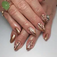ناخنکار جویای کار