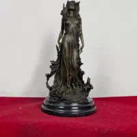 مجسمه برنز الهه زیبایی برنزی