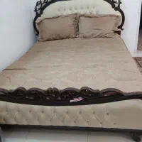 تخت دونفره کلاسیک چوبی