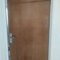 در چوبی اتاق