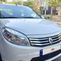 ساندرو اتوماتیک برج ۱۲ سال ۹۸ هستش تحویل ۱۴۰۰ تمیز
