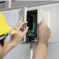 دوربین مداربسته ، برق کشی