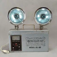 چراغ شارژی انتیک قدیمی نیاز به تعمییر دارد