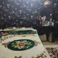 تخت و میز آیینه