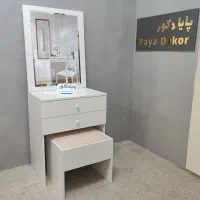 میز آرایش و آینه مدل Mhn2