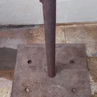 پایه فلزی سنگین