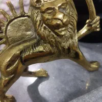 یک عدد شیرنشان