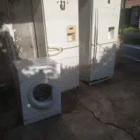 دو عدد یخچال و یک عدد ماشین لباسشویی سالم سالم